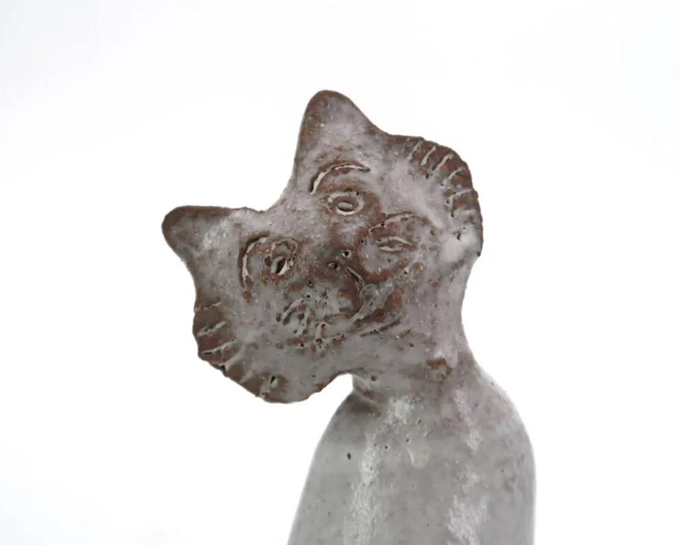 Chat gris blanc en céramique, pièce unique de céramiste, années 70