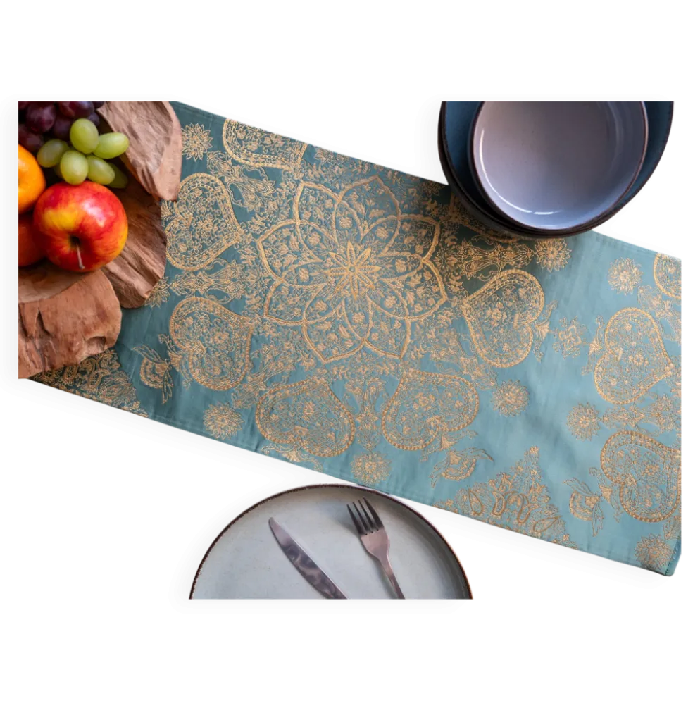 Chemin de table en soie jade doré karakusa