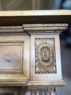Cheminée de style Louis XVI en sapin massif XIX siècle