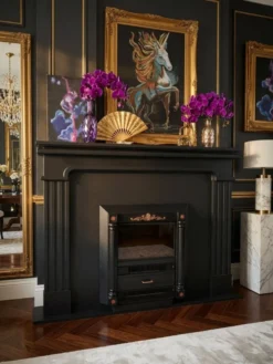 Cheminée électrique de luxe et suite de manteau noir classique
