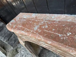 Cheminée Louis XV en marbre de Rance du XVIIIème siècle