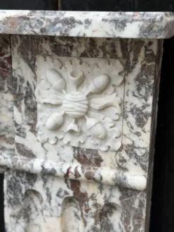 Cheminée Louis XVI en marbre gris des Ardennes, fin XVIIIème siècle