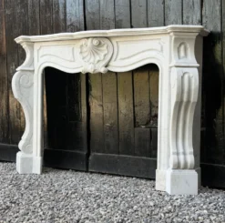 Cheminée Napoléon III en marbre blanc de Carrare, vers 1880
