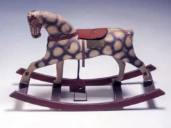 Cheval à bascule ancien, années 1940, Tchécoslovaquie