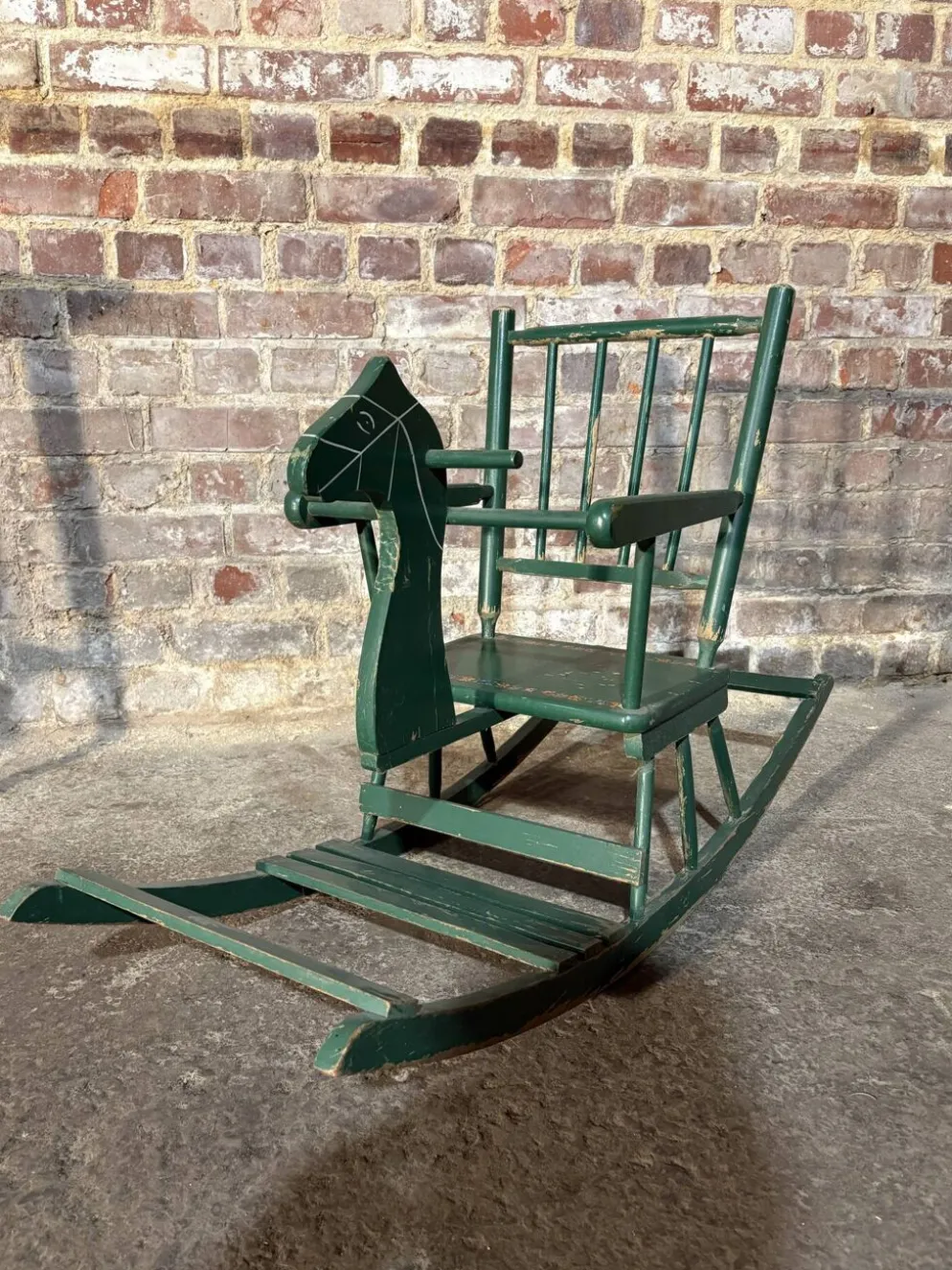 Cheval à bascule année 30 bois peint motif fleuri