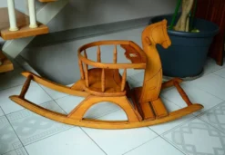 Cheval à bascule années 60
