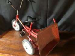 Cheval à bascule avec roulettes