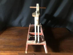 Cheval à bascule avec roulettes