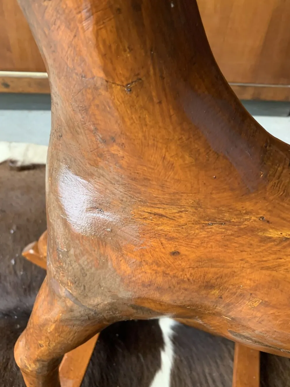 Cheval à bascule en bois