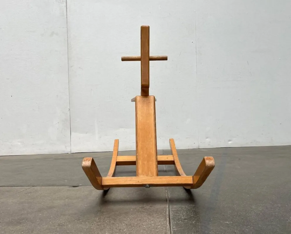 Cheval à bascule en bois du milieu du siècle, années 1960