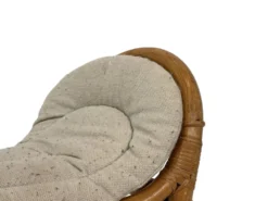Cheval à bascule en rotin vintage pour un design de nursery des années 1960.