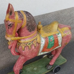 Cheval en bois