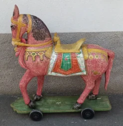 Cheval en bois
