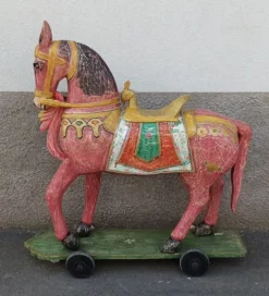 Cheval en bois