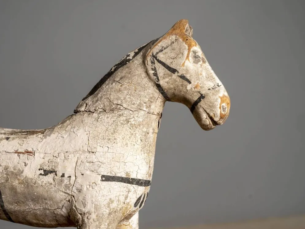 Cheval en bois ancien sur roues, début du 20e siècle