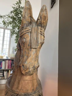 Cheval indien en bois