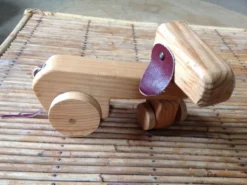 Chien en bois