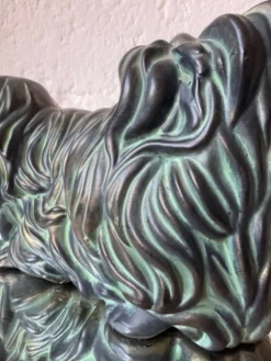 Chien pékinois céramique patine bronze années 60