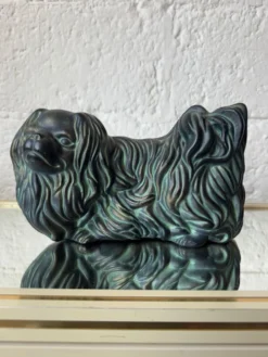 Chien pékinois céramique patine bronze années 60