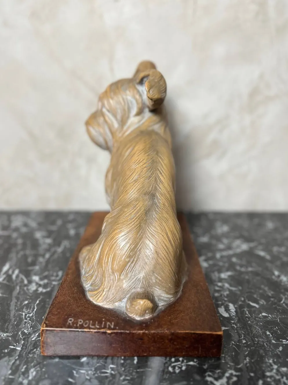 Chien terre cuite Signé R.Pollin