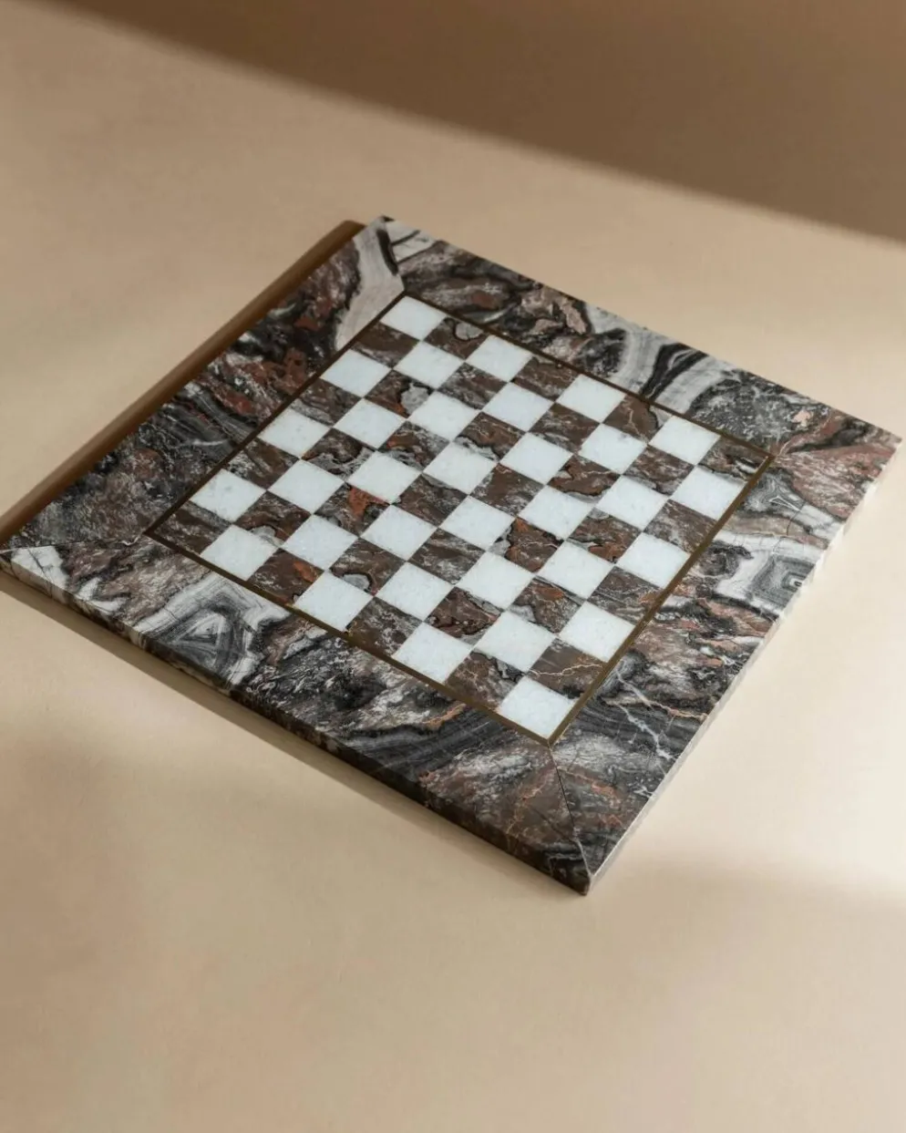 Échiquier en marbre vintage en pierre grise et rose – Pièces sculptées à la main, plateau de 31x31 cm, design italien des années 1960