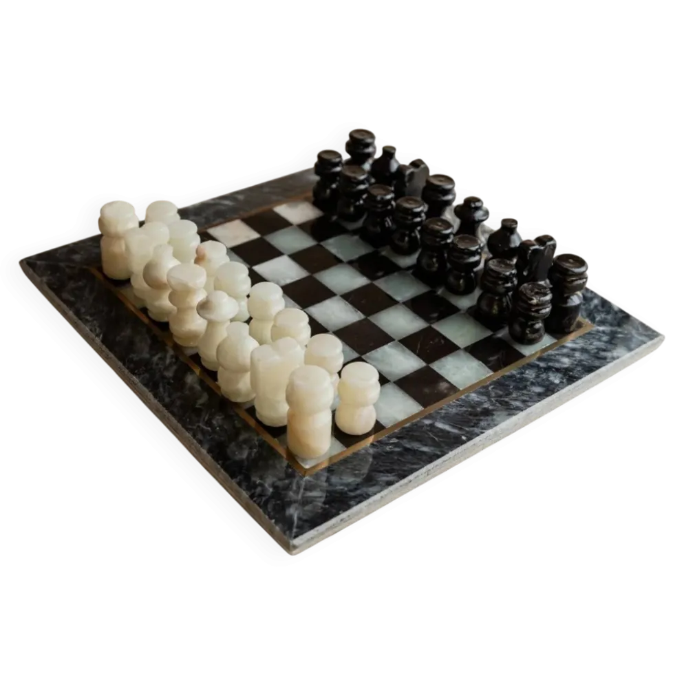 Échiquier en marbre vintage en pierre noire et crème avec des pièces sculptées à la main, italien des années 1960.