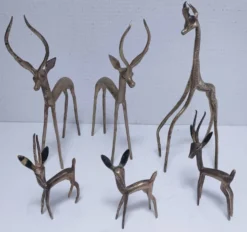 cinq sculptures gazelles antilopes girafe laiton vintage