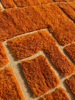 Clementine - Tapis berbère orange en laine sur mesure