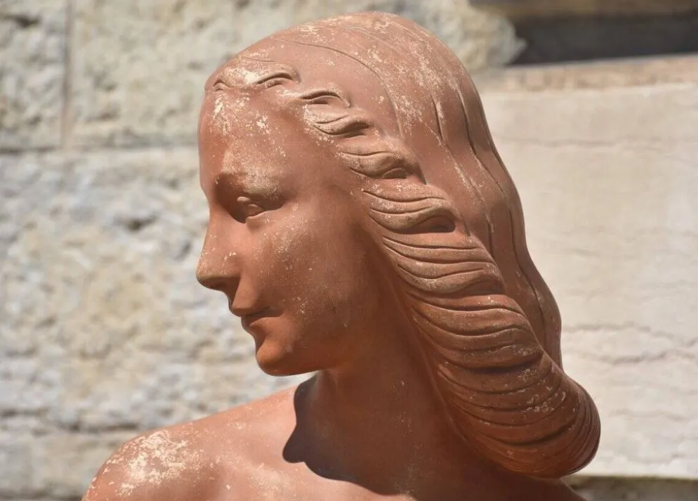 École française, Tête de femme (vers 1920)