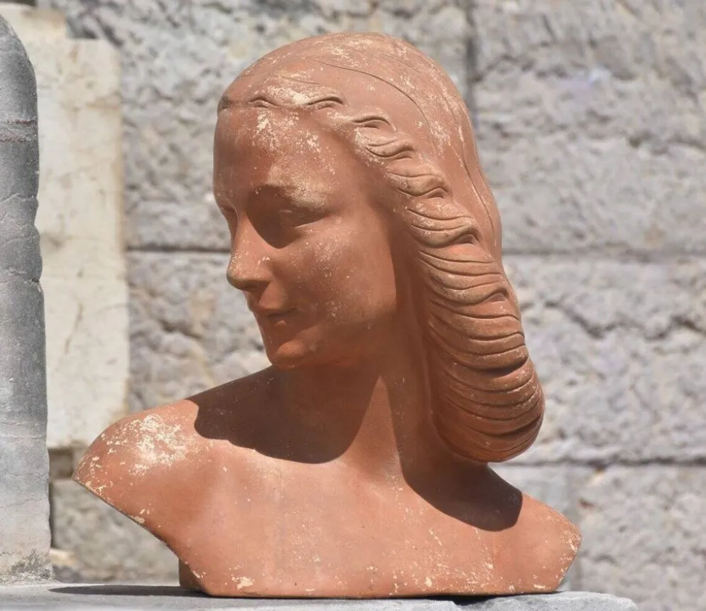 École française, Tête de femme (vers 1920)