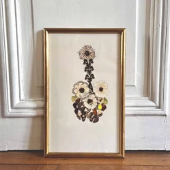 Collage vintage fleur réalisée à partir d'ailes de papillons