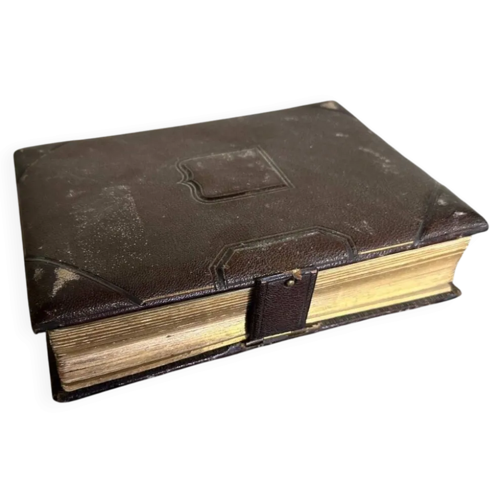 Collection de 39 photographies de cantatrices, actrices et gymnastes entre 1870 et 1880