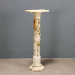 Colonne ancienne en albâtre à décorations géométriques XIXe siècle
