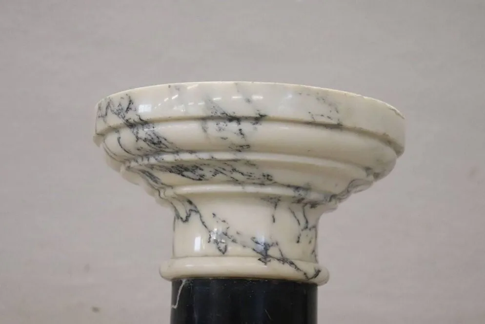 Colonne antique en marbre noir et blanc, Italie fin du 19ème siècle