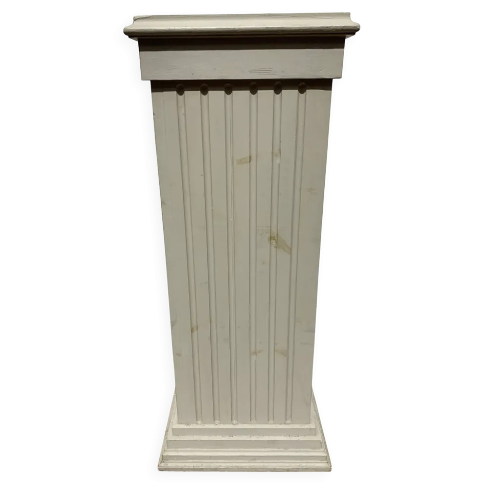 Colonne carrée de présentation en hetre patiné XX siècle