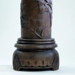 Colonne en acajou sculpté à la main, années 1950