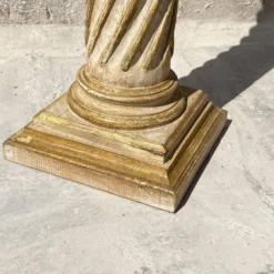 Colonne en bois style corinthien avec dorures