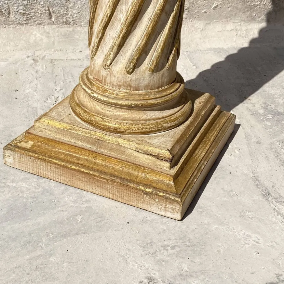 Colonne en bois style corinthien avec dorures