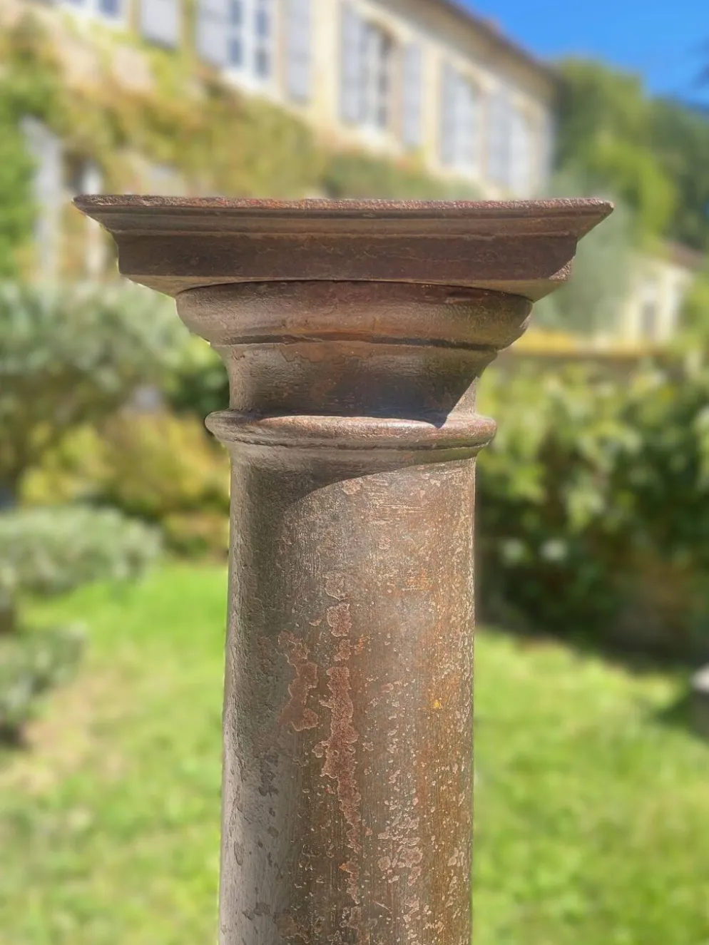 Colonne en fonte ancienne