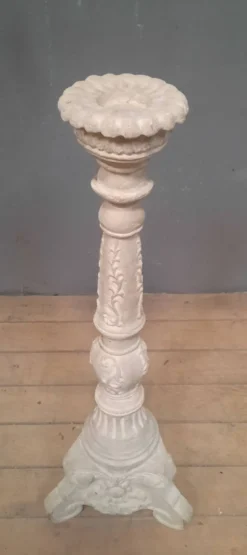 Colonne en forme de pic cierge