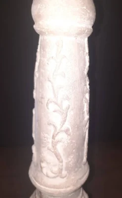 Colonne en forme de pic cierge