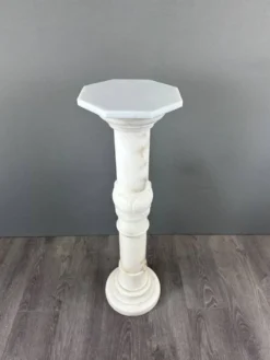 Colonne En Marbre Blanc Sculpté, Milieu Du XXe Siècle