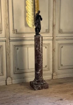 Colonne en marbre Levento, vers 1880