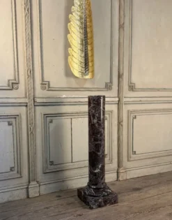 Colonne en marbre Levento, vers 1880