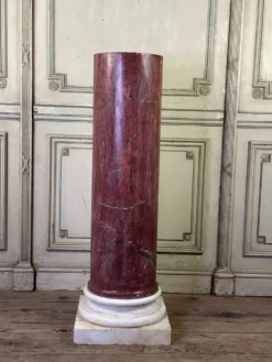 Colonne En Marbre Rose Sur Une Base En Blanc De Carrare Vers 1880