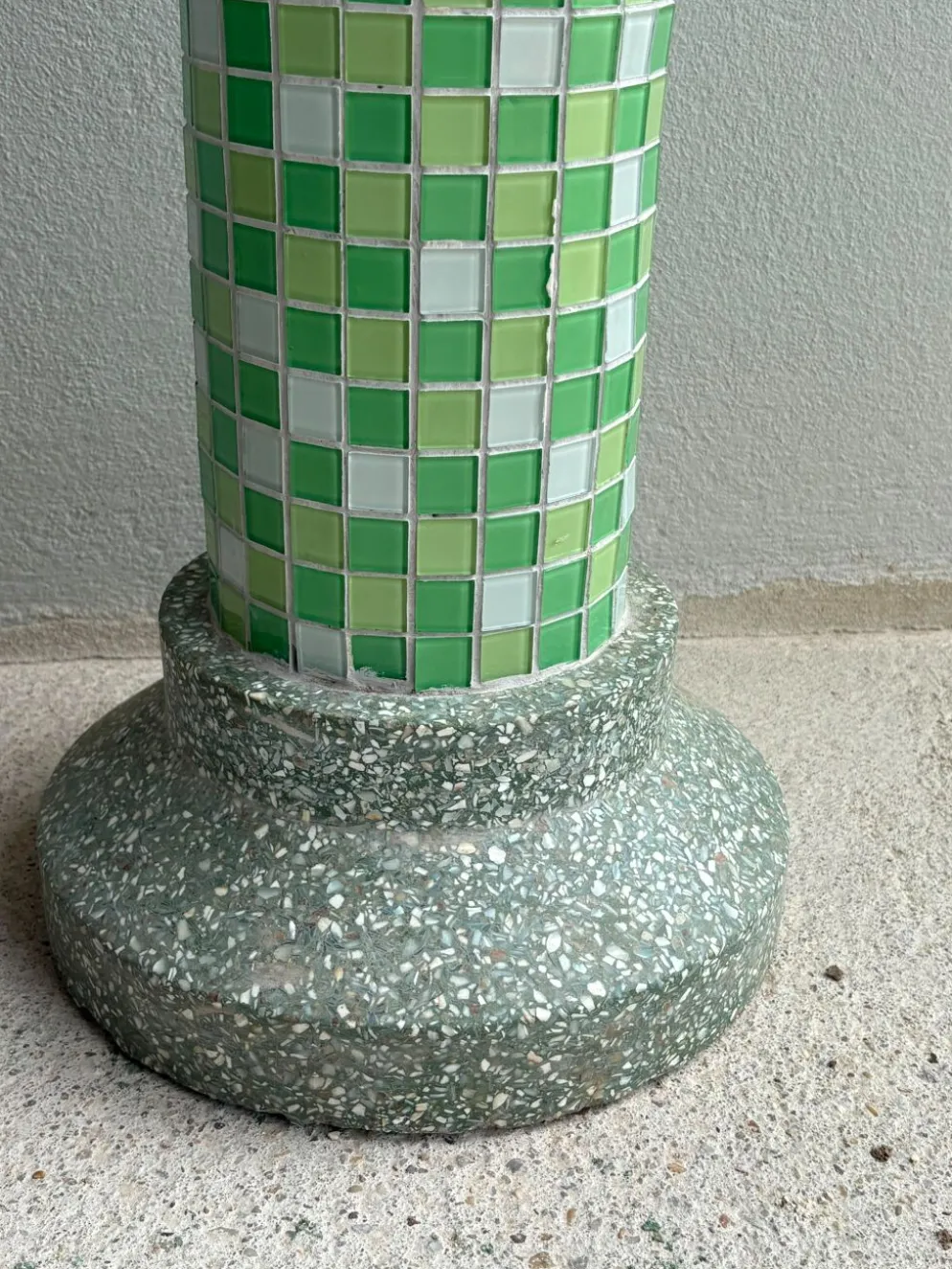 Colonne en mosaïque et terrazza