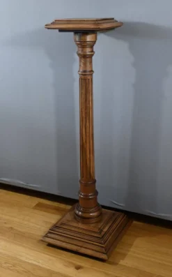 Colonne en Noyer, style Louis XVI – 1920