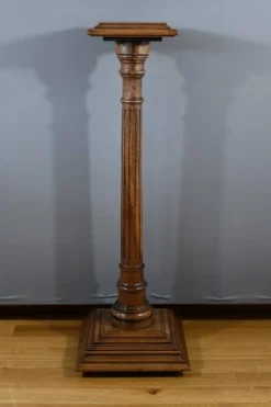 Colonne en Noyer, style Louis XVI – 1920