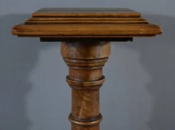 Colonne en Noyer, style Louis XVI – 1920