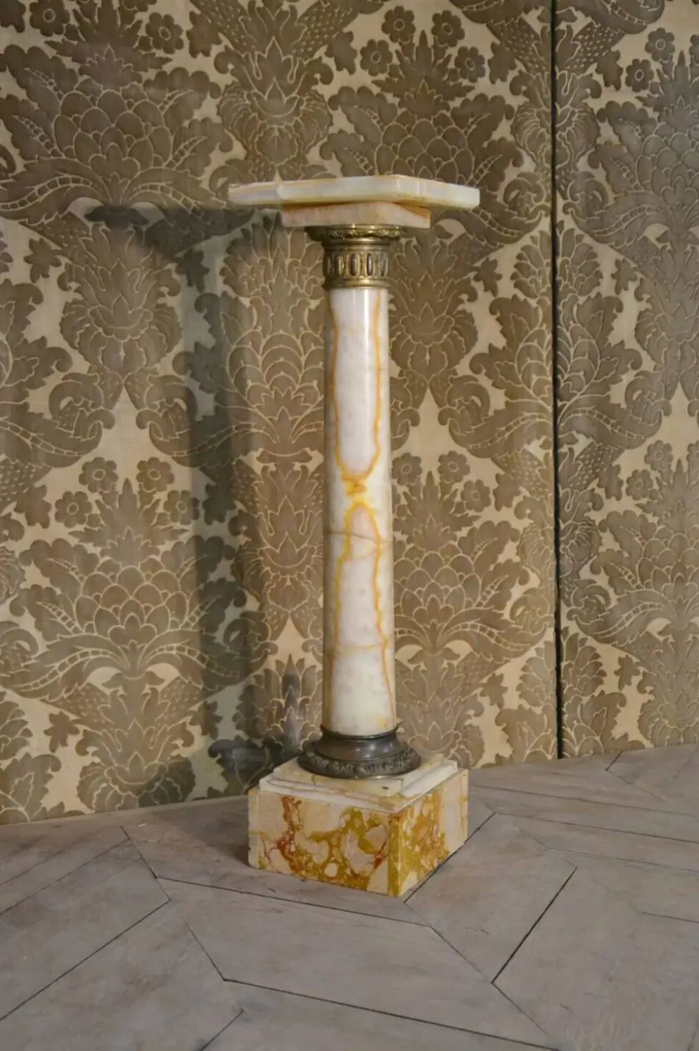 Colonne en onyx fin 19e siècle